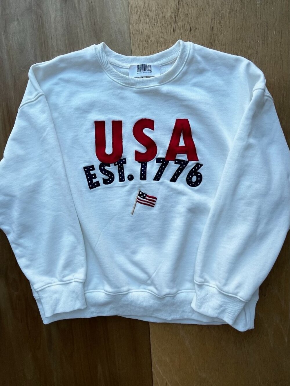 USA EST 1776 SUNDAY EDITION PULLOVER SWEATER Women’s sz S White Long Sleeve NEW